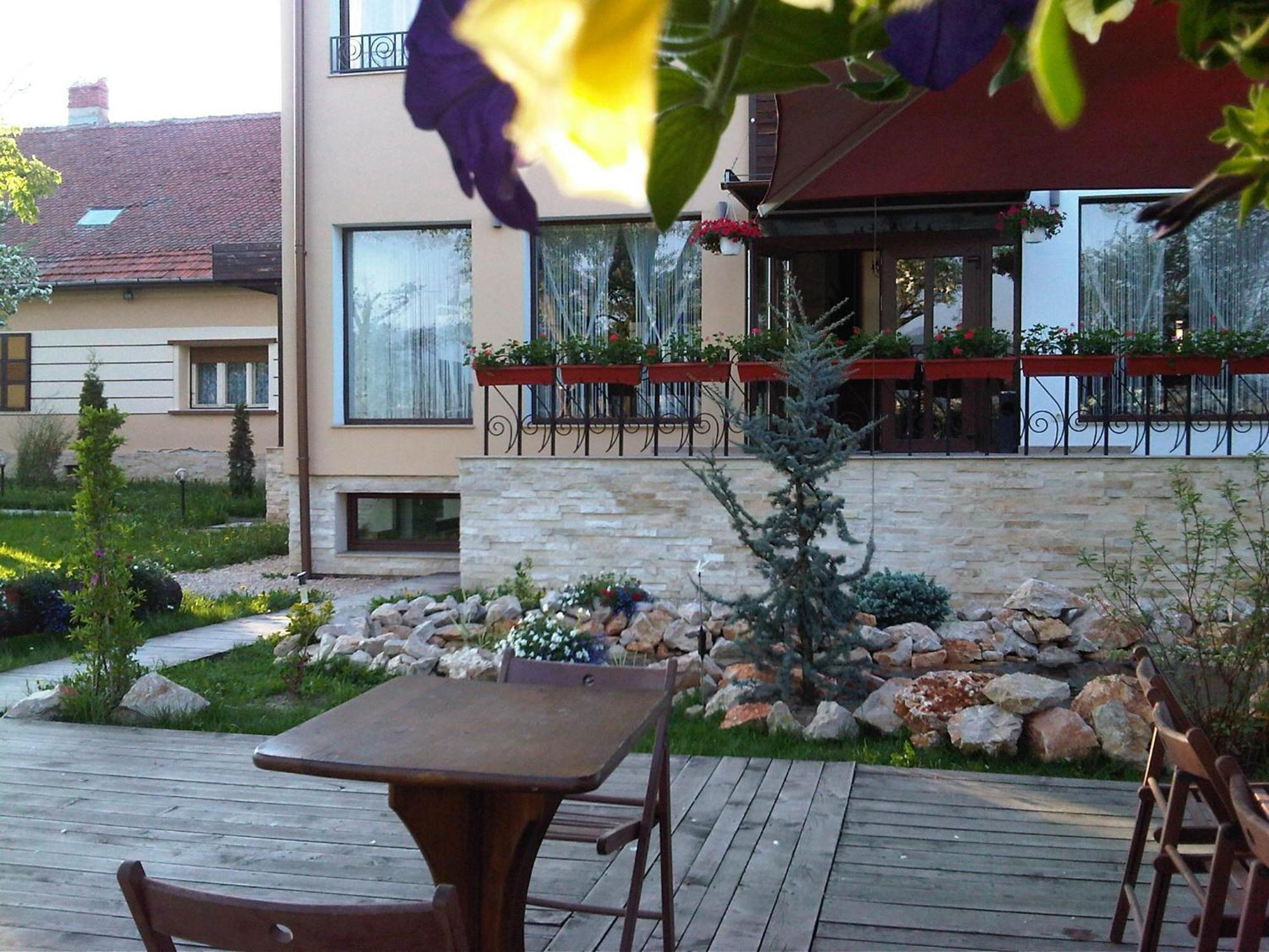 Hotel Stupina Braşov Exterior foto